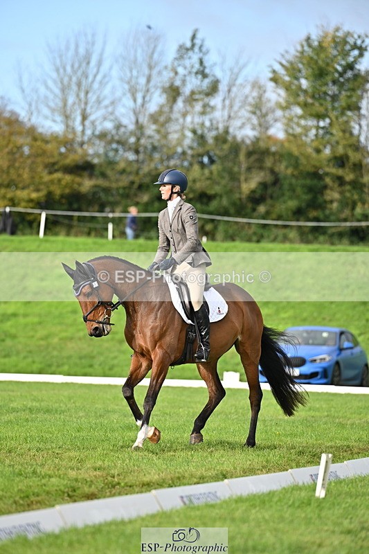 251024A-101645-08019 - F-453-Lucy.Lloyd