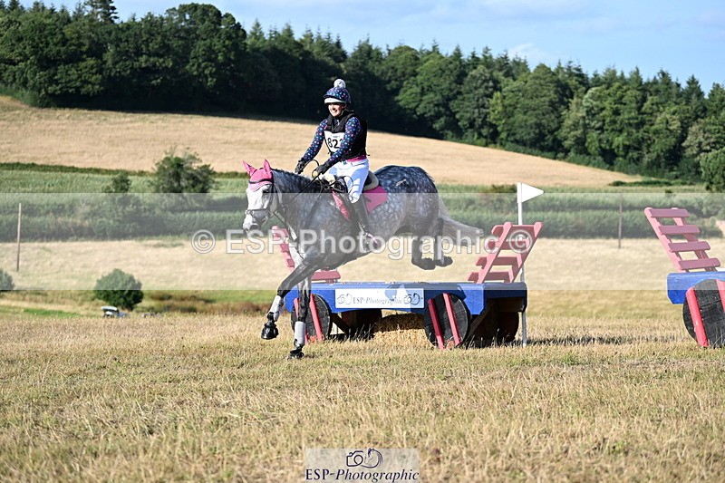 250803A-181047-18616 - R-823-Sophie.Channon-HIVES.LUCKY.BOUNCER