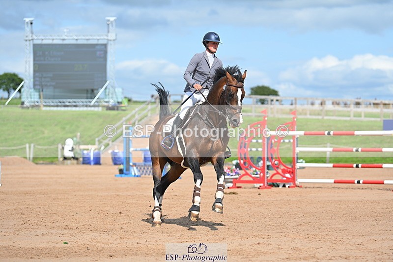 230721A-160149-07572 - Cls 10, 2 Star Big 1.45m Start to break