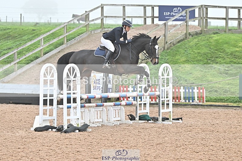 241103A-112808-07050 - SUN Cls 18 British Novice and 90cm Open