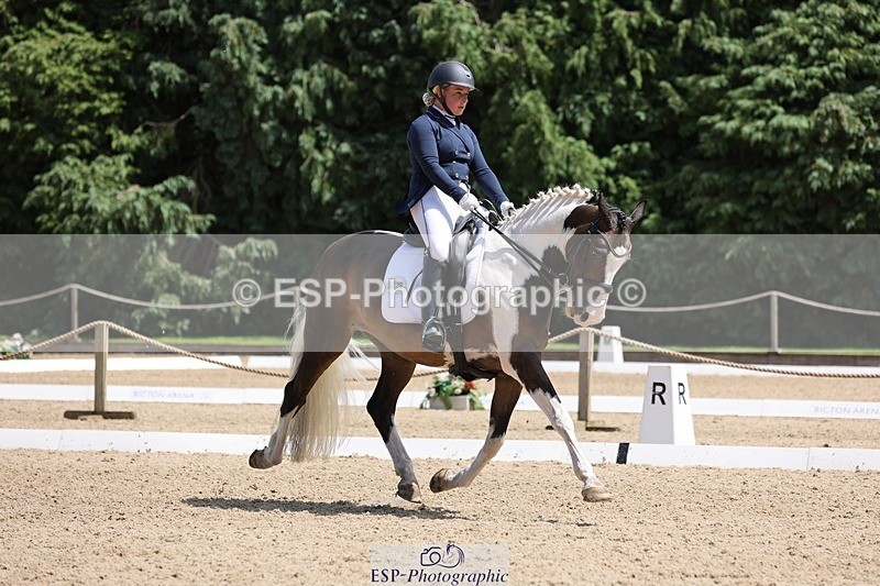 240721-131052-08715 - 228-Dominique_Kinnaird-Perry-Pallas_Vanquish