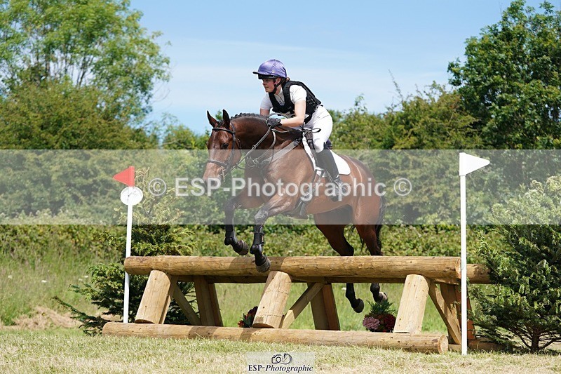 240629X-113436-0121 - 010-Georgie_Selley-VICARSTOWN_VICTOR