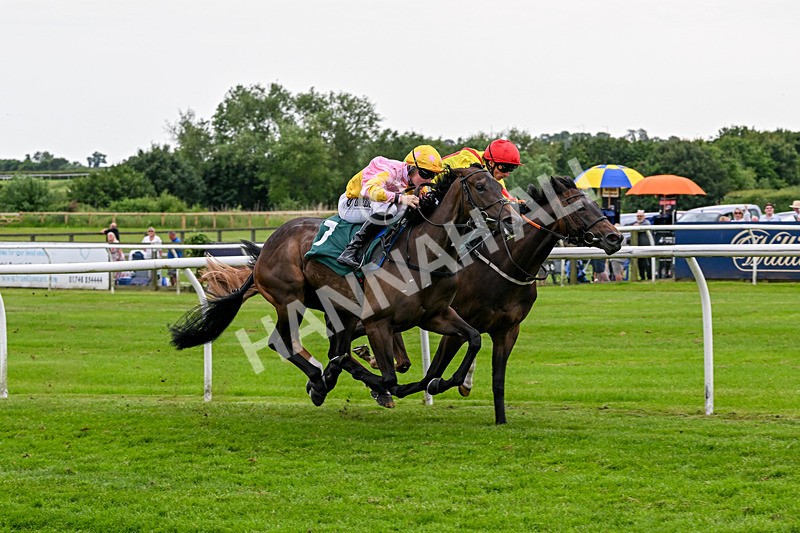 220626-Race 3-Battenburg Belle-8910 - Race 3 15.30pm Catterick Racecourse Supporting Racing Staff Week Handicap