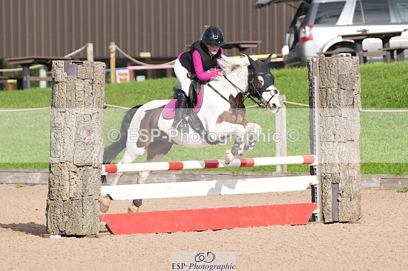 250921-095817-02069 - Cls 4 Pony British Novice and 80cm