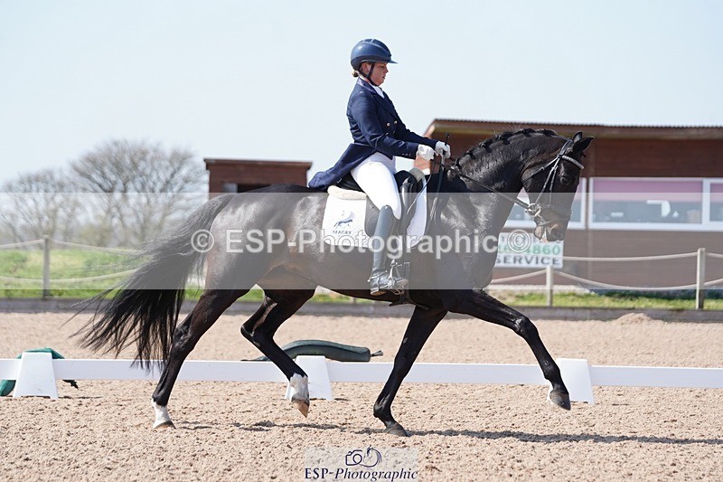 250404-133142-06197 - 003-Abbie.Newbury-Seagry.Firstamour