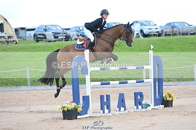 230721A-104145-05408 - Cls 6, 2 Star Medium 1.35m