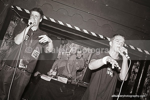 25 - Friends-&-Family @ the-roadhouse 31.05.03