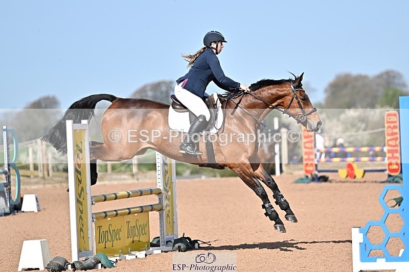260408-104930-00244 - Cls 2 British Novice and 90cm