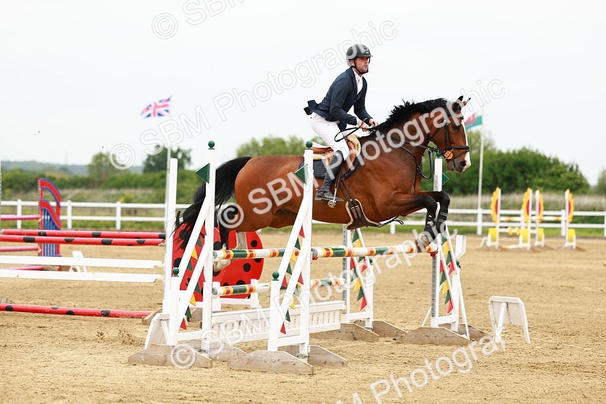 SBM_001042 - Class 4 - Senior Newcomers - 1.10m
