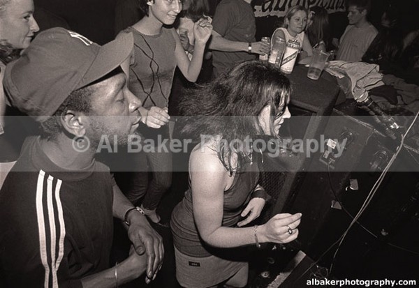 29 spikey-t - Friends & Family @ the-roadhouse 18.11.00