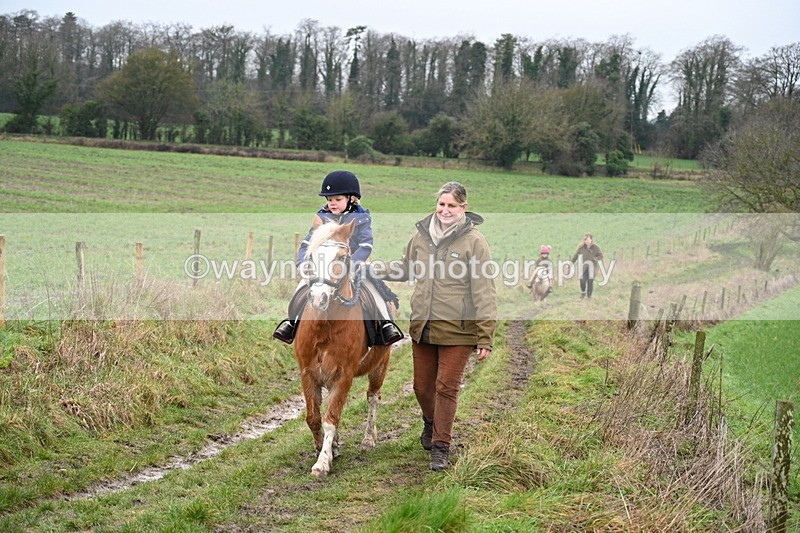 WJ7_9529 - Walk out..