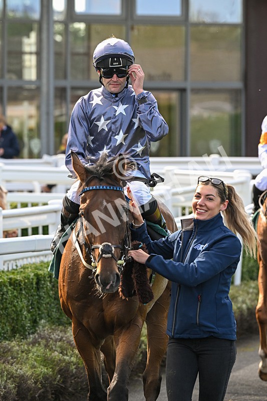 100924-Race 3-Laudable-0211