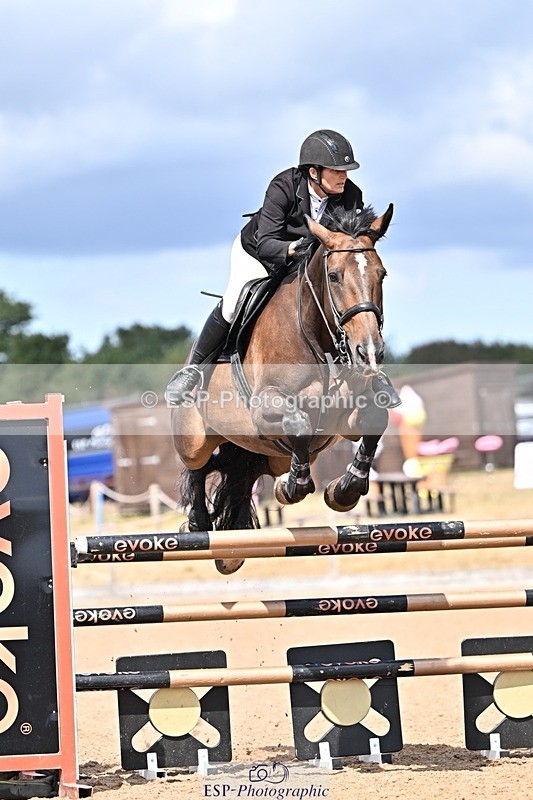 260819-143753-01162 - Cls 6 Foxhunter and 1.20m