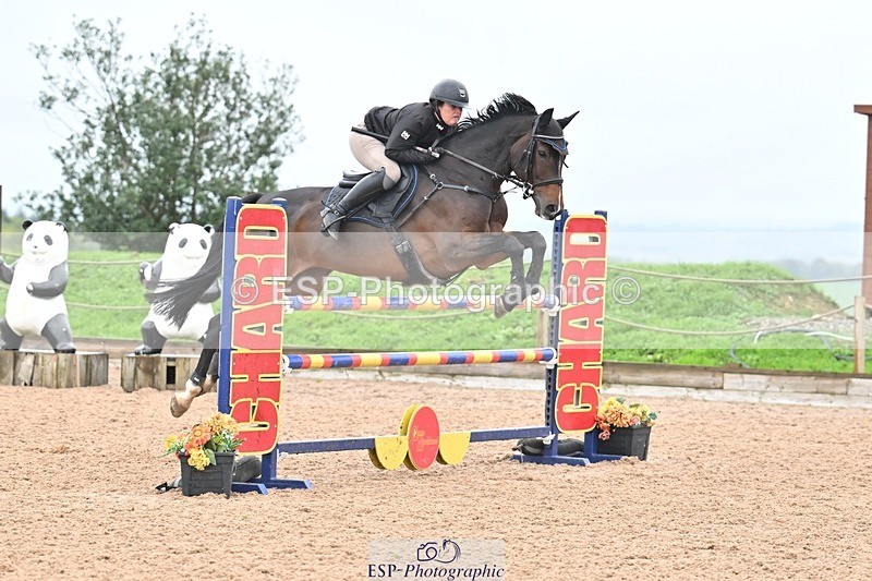251003-135143-01223 - Cls 3 Foxhunter and 1.20m