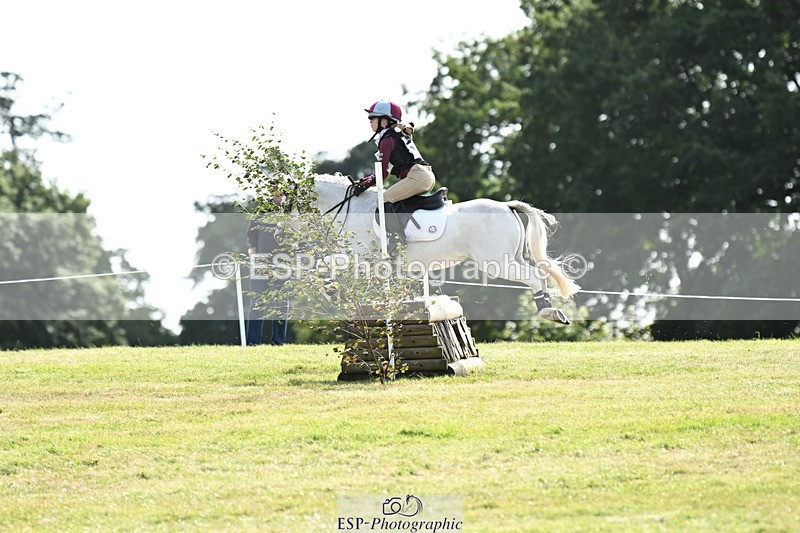 240825X-112457-32021 - 70cm XC 11.00 to 12.00