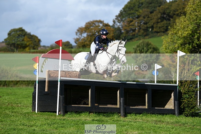 251024A-125914-11819 - B-153-Charlotte.Franck-Steier