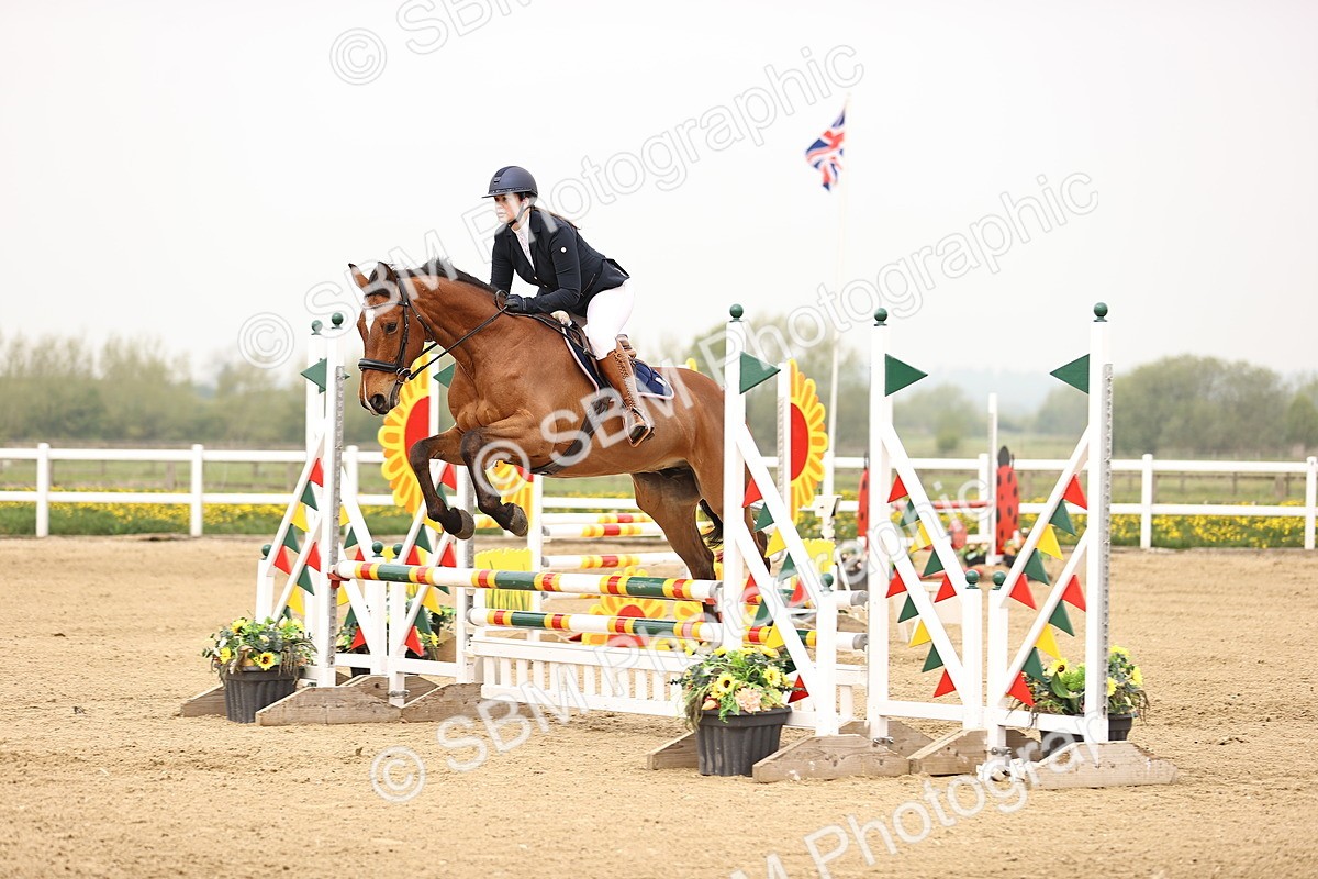  - Class 15 - Senior British novice - 90cm