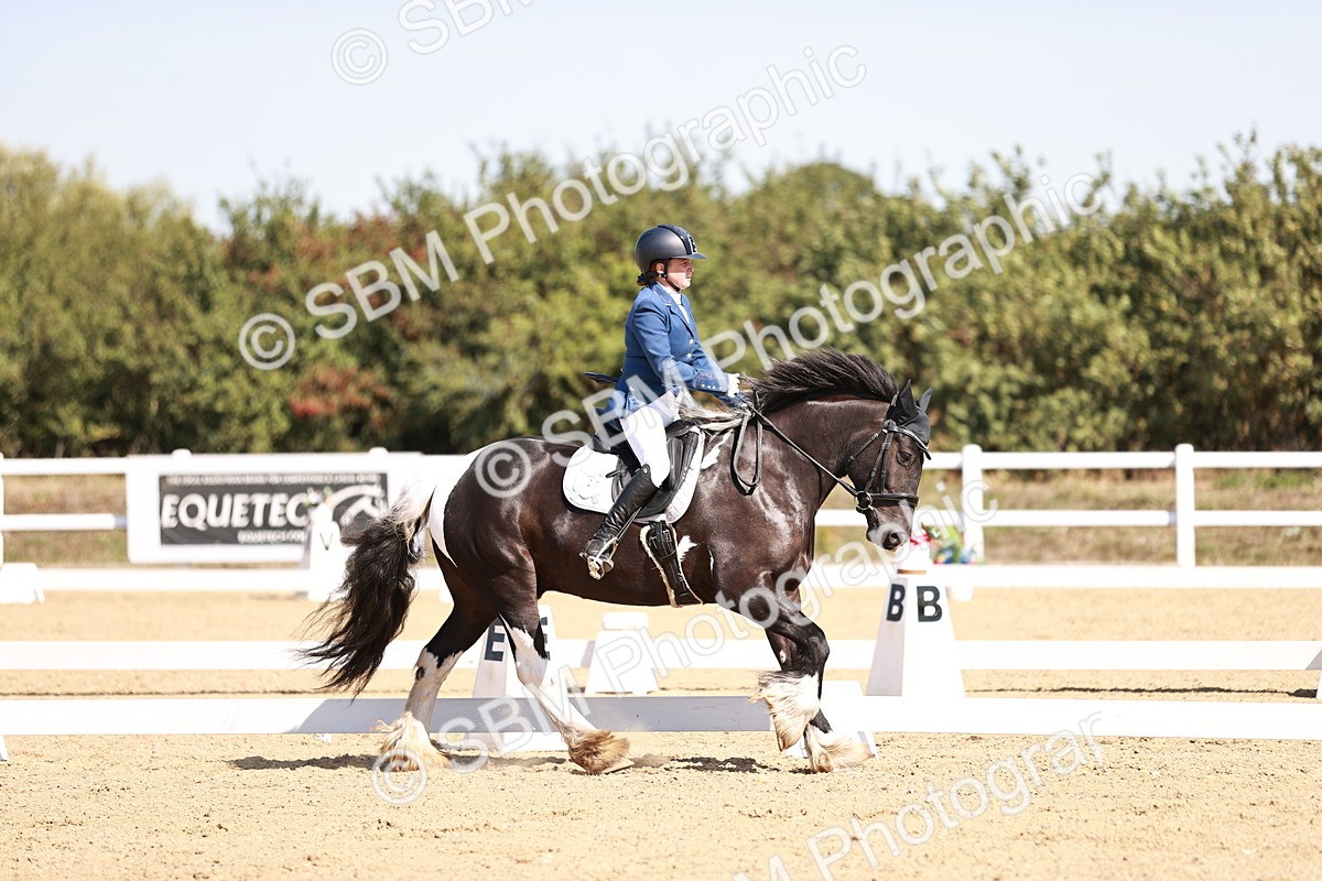 SBM_004592 - Class 12 - Novice 5 - 10.31-11.41