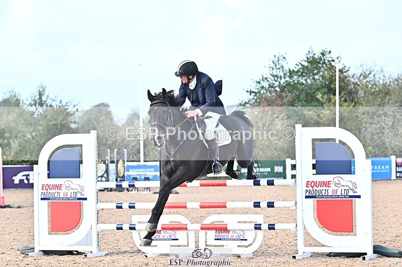261014-131030-00585 - Cls  05 Snr Newcomers & 1.10m Open