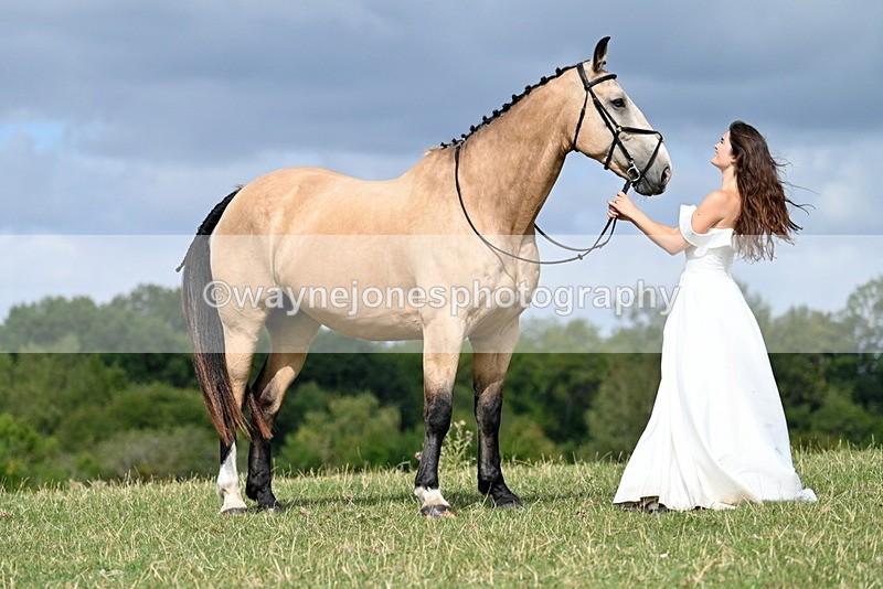 WJ7_6549-001 - Zoe & Fred Wedding Dress Shoot 09-08-25