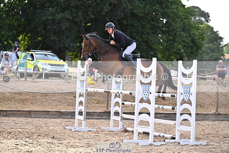 250817A-174518-05279 - Cls 24 Snr Foxhunter