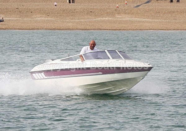 090503 FLETCHER BRAVO IMG_8125 - Speedboats
