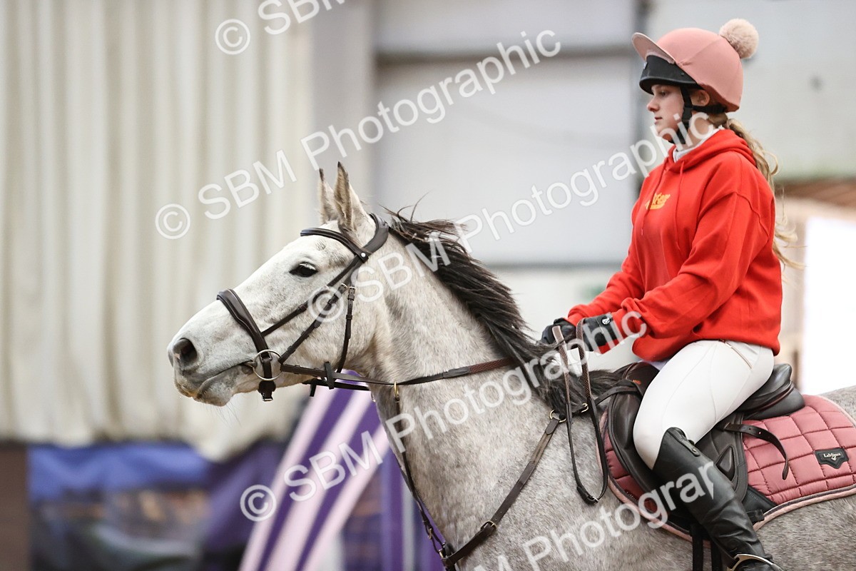 SBM_001450 - Class 3 - Horse & Hound 60cm