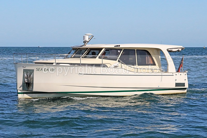 _170813 CURRENT OBSESSION - SUNSEEKER MARTINIQUE 38 1Y3A5125 - Motorboats - Hardtop