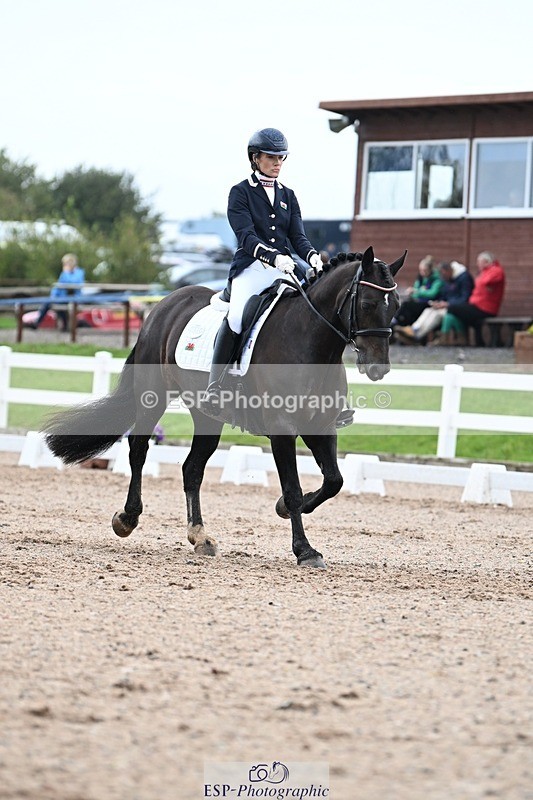 250907-124731-08434 - 005-Jessica.AllenHendrewen.Desert.Lady