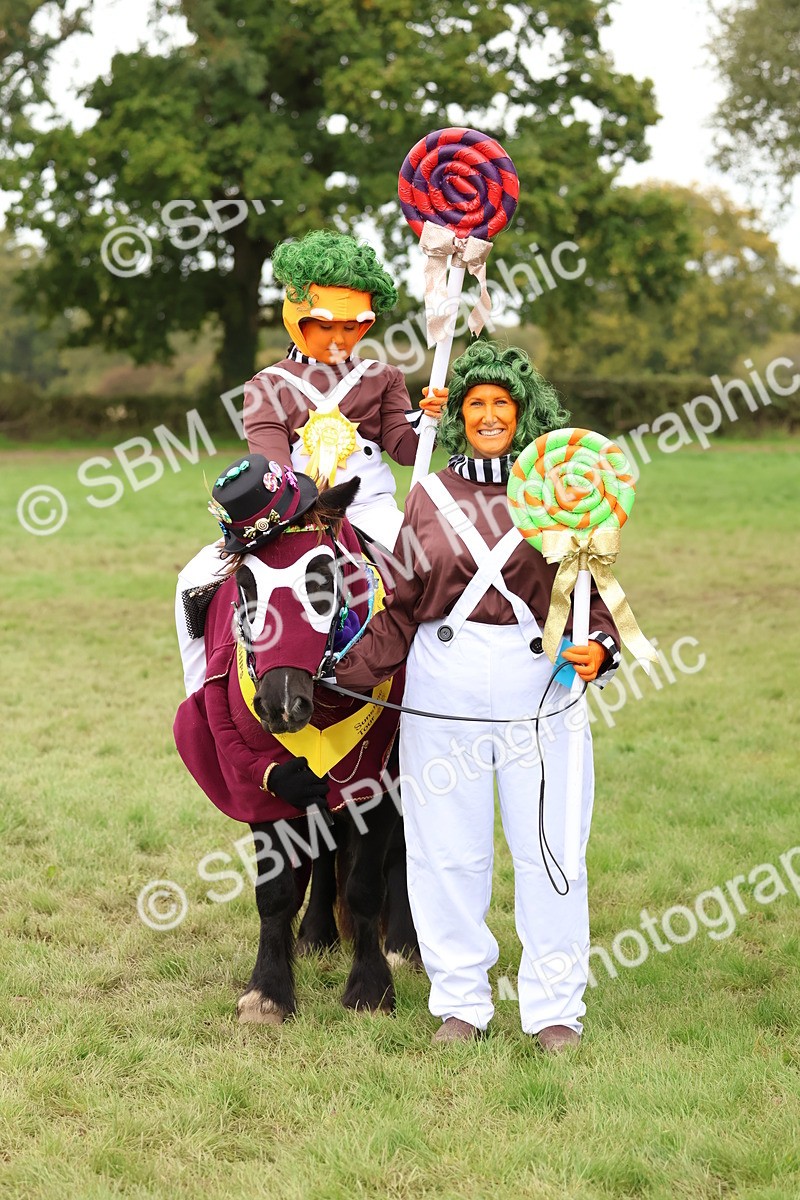 SBM_61698 - S37a - Fancy Dress Showing