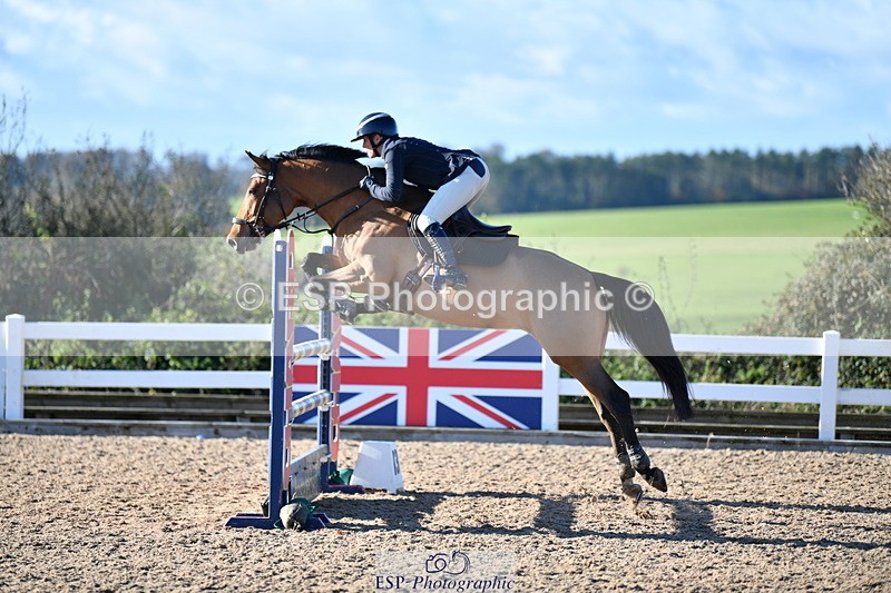 231110A-133413-00608 - Cls 5 Newcomers & 1.10m Open