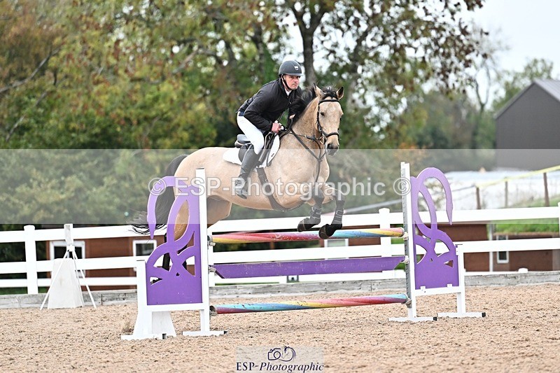 251015-135615-00671 - Cls 4 Newcomers and 1.10m Open