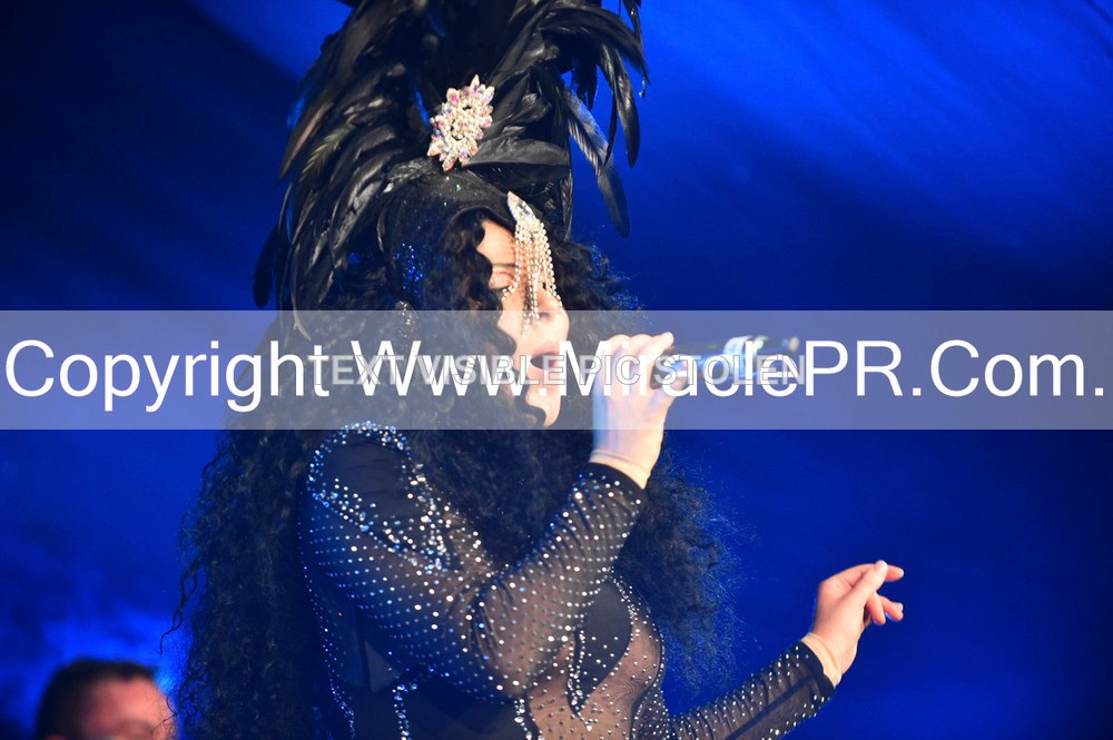 SH4_7031 - The Cher Experience