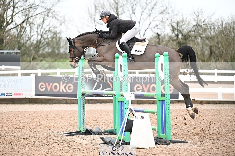 251206-125549-01077 - Cls 12 Snr Newcomers and 1.10m