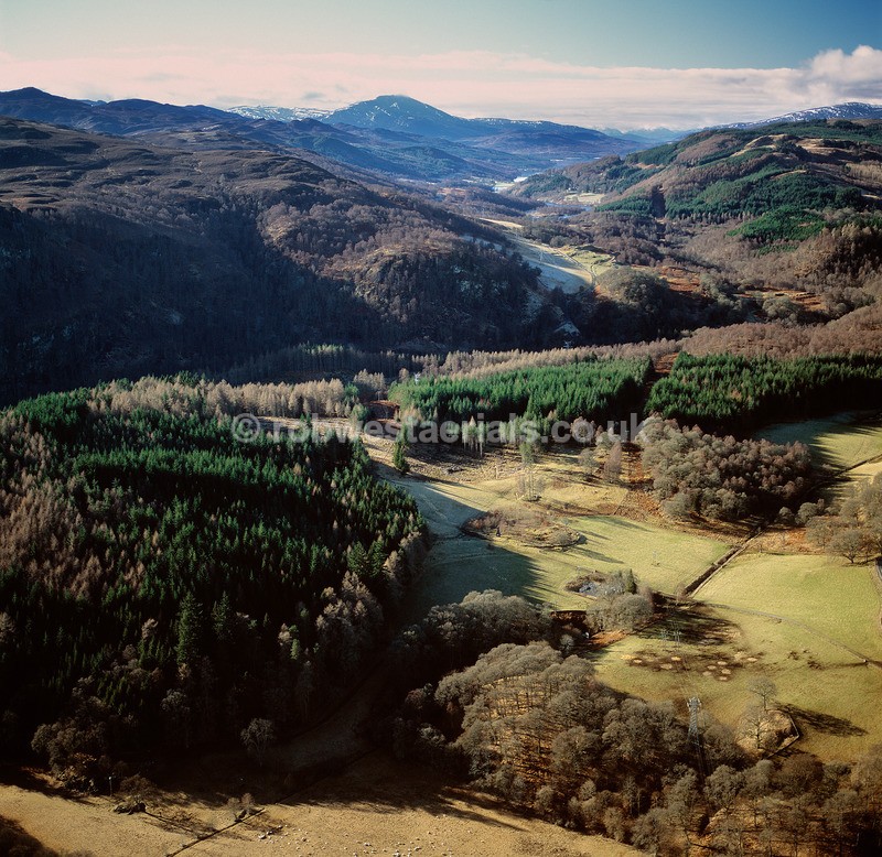 A00502F The River Tummel area to Schiehallion - Lochs, glens and rivers