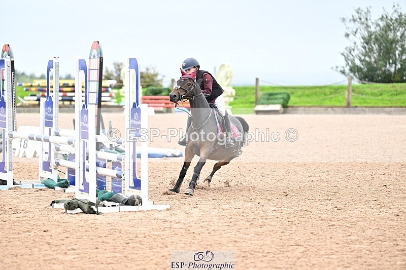 250920-154834-01786 - Cls 21 Pony Intro 80cm Derby