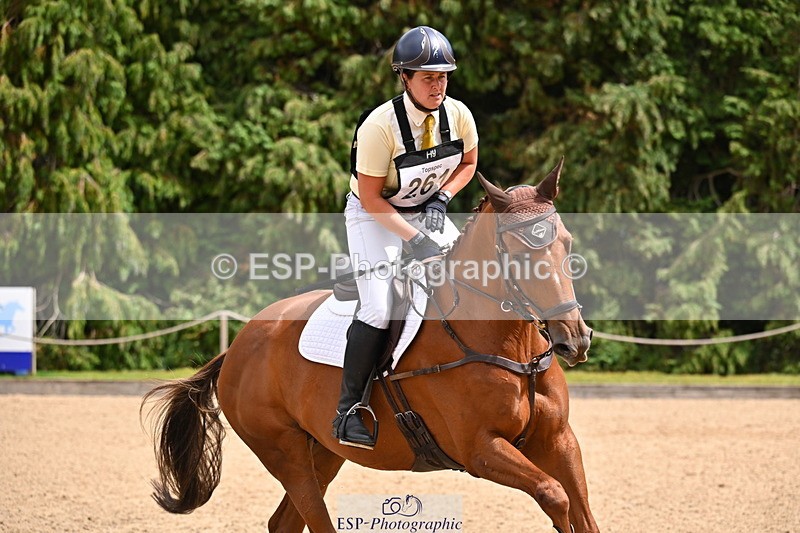 250802A-135435-05647 - F-261-Lizzie.Luxton-ROYAL.POINT.EMBER