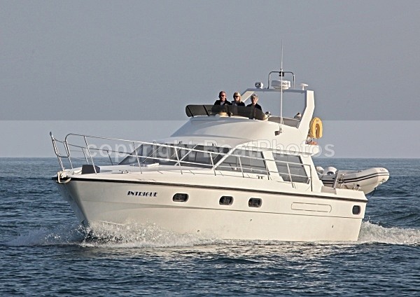 090927 INTRIGUE IMG_9560 - Flybridge Cruisers