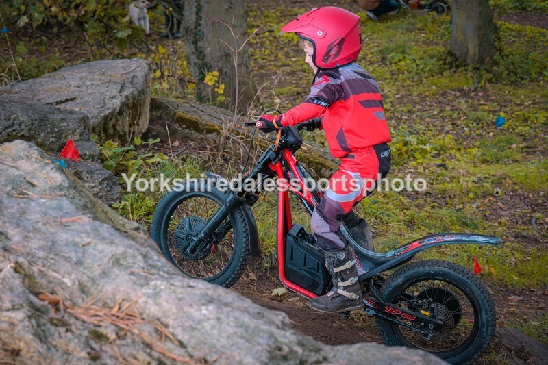 DSCF0256 - Ripon MC Trial 27/09- kids
