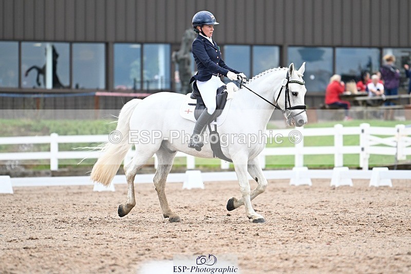 250907-124113-08397 - 067-Laura.PercyConobola.Cascade