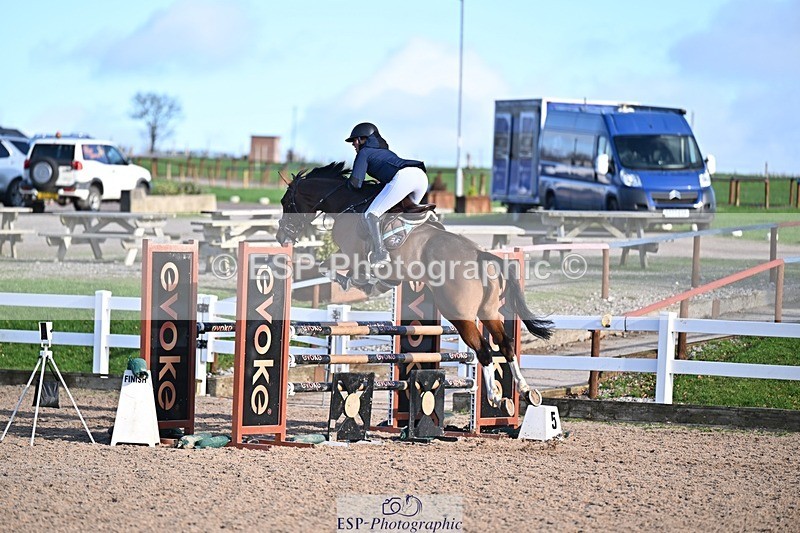 251119-124420-00381 - Cls 4 Newcomers and 1.10m Open