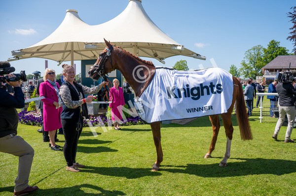 160525-Race 2-Thunder Run-6319 - Race 2 2.42pm Knights Solicitors Handicap