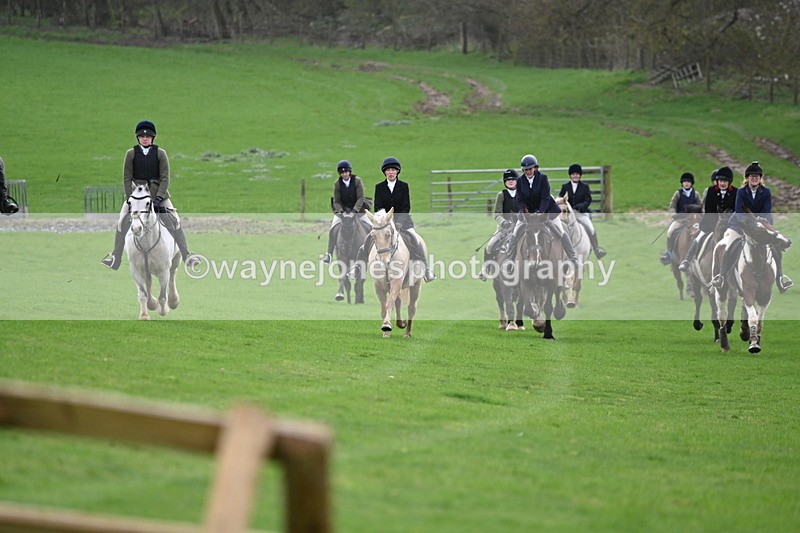 WJ6_9107 - Line Three