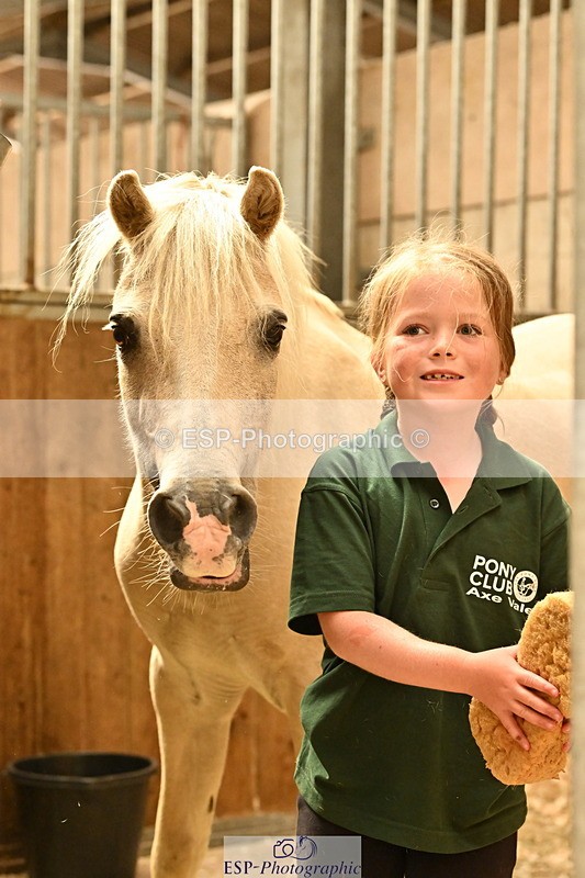 250821B-125731-00461 - Stable Shots and Group Photo