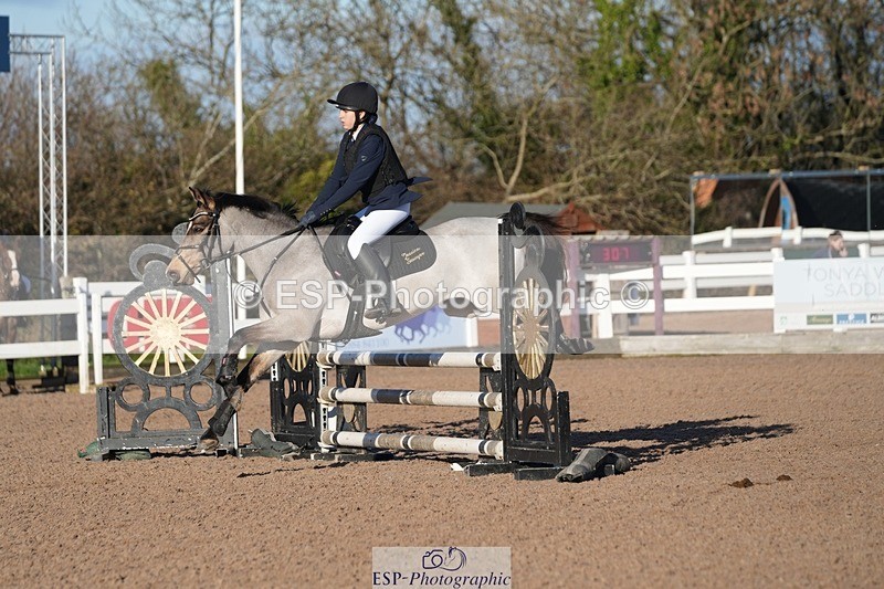 251130-103620-00952 - Cls 4 Pony Brit Nov & 80cm Open