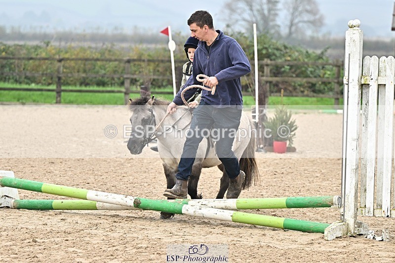 241110-102111-00260 - 40cm Showjumping