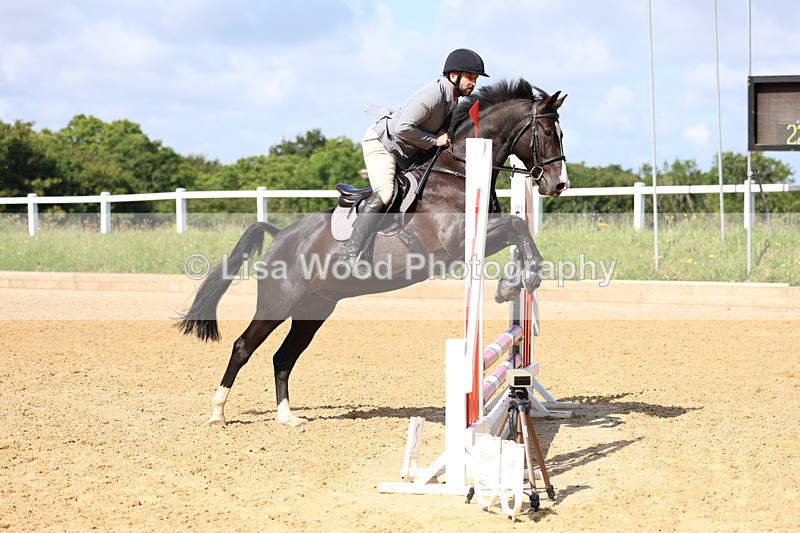 3E7A2639 - Class 2: 70cm Juniors and Seniors