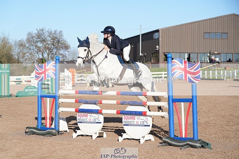 251130-122517-01177 - Cls 9 Pony Fox & 1.10m Open