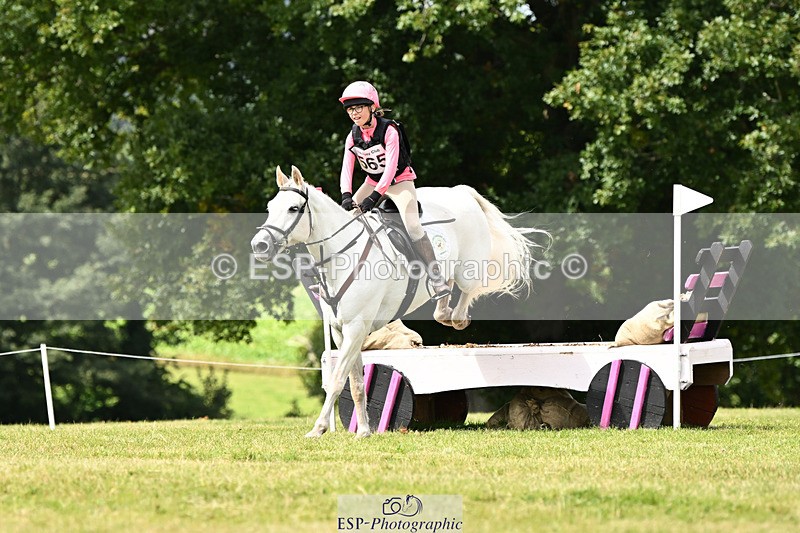 240825X-115634-32168 - 70cm XC 11.00 to 12.00