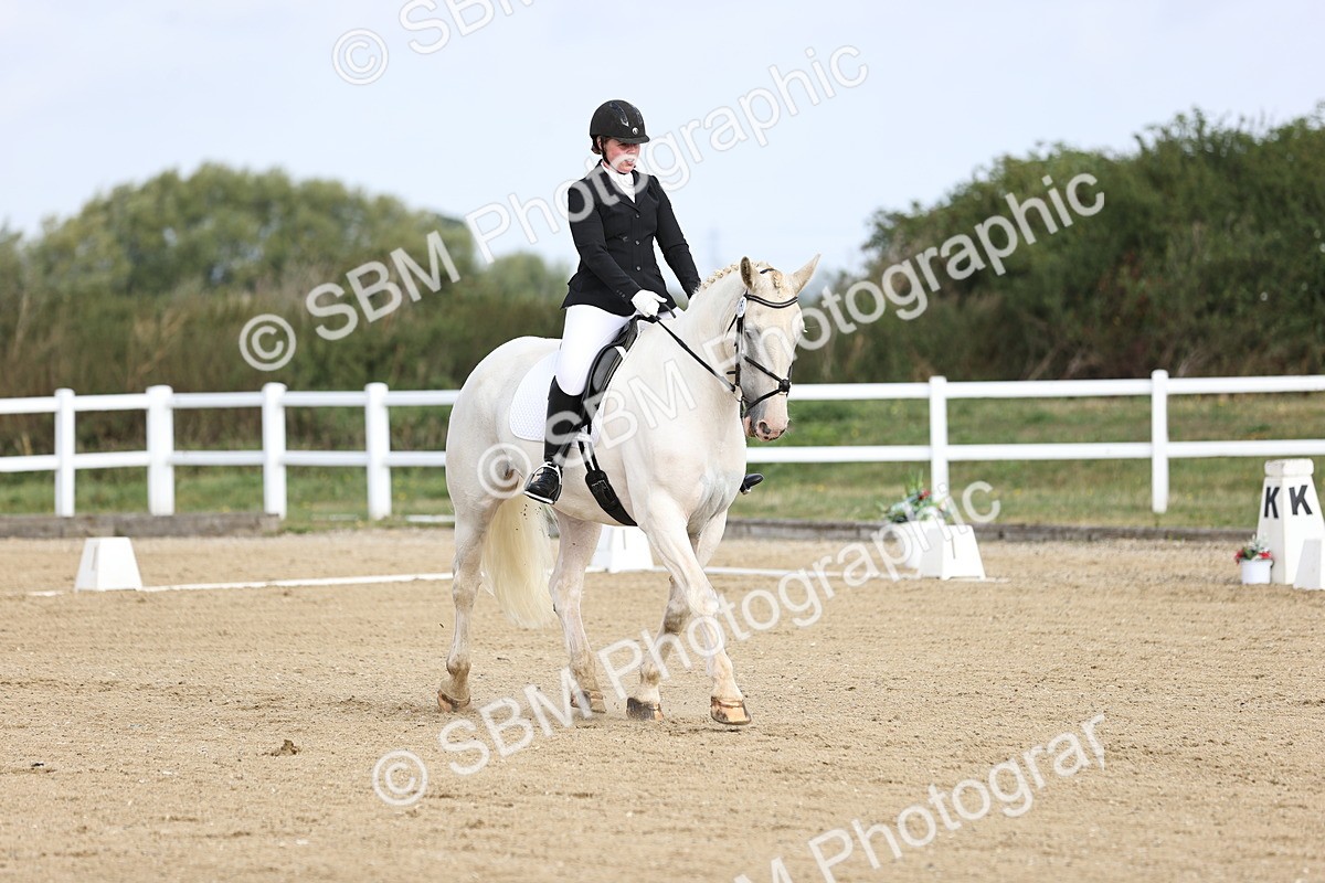 SBM_015357 - Class 14 - Novice 23 - 9.05-10.08